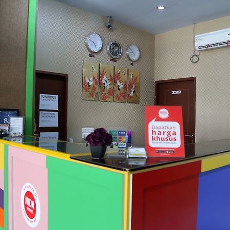 Nida Rooms Makassar Jampea 19536 Exteriör bild