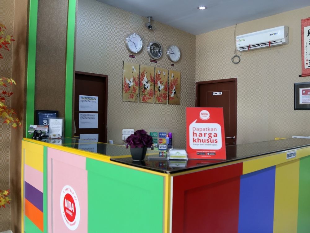 Nida Rooms Makassar Jampea 19536 Exteriör bild