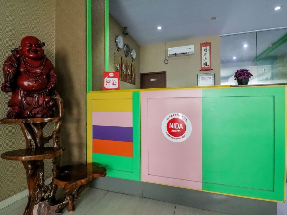 Nida Rooms Makassar Jampea 19536 Exteriör bild