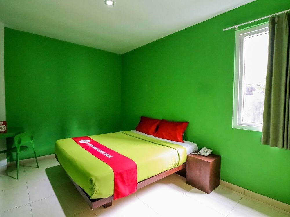 Nida Rooms Makassar Jampea 19536 Exteriör bild